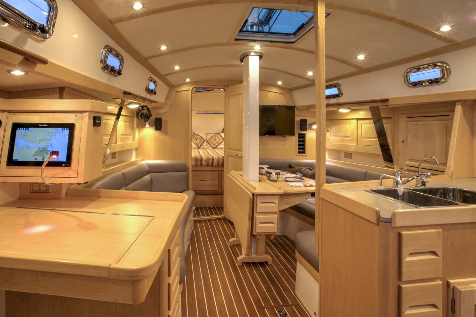 Tartan-Yachts-395-Sailboat-interior-4