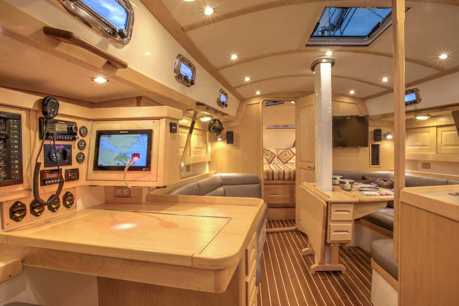 Tartan-Yachts-395-Sailboat-interior-3