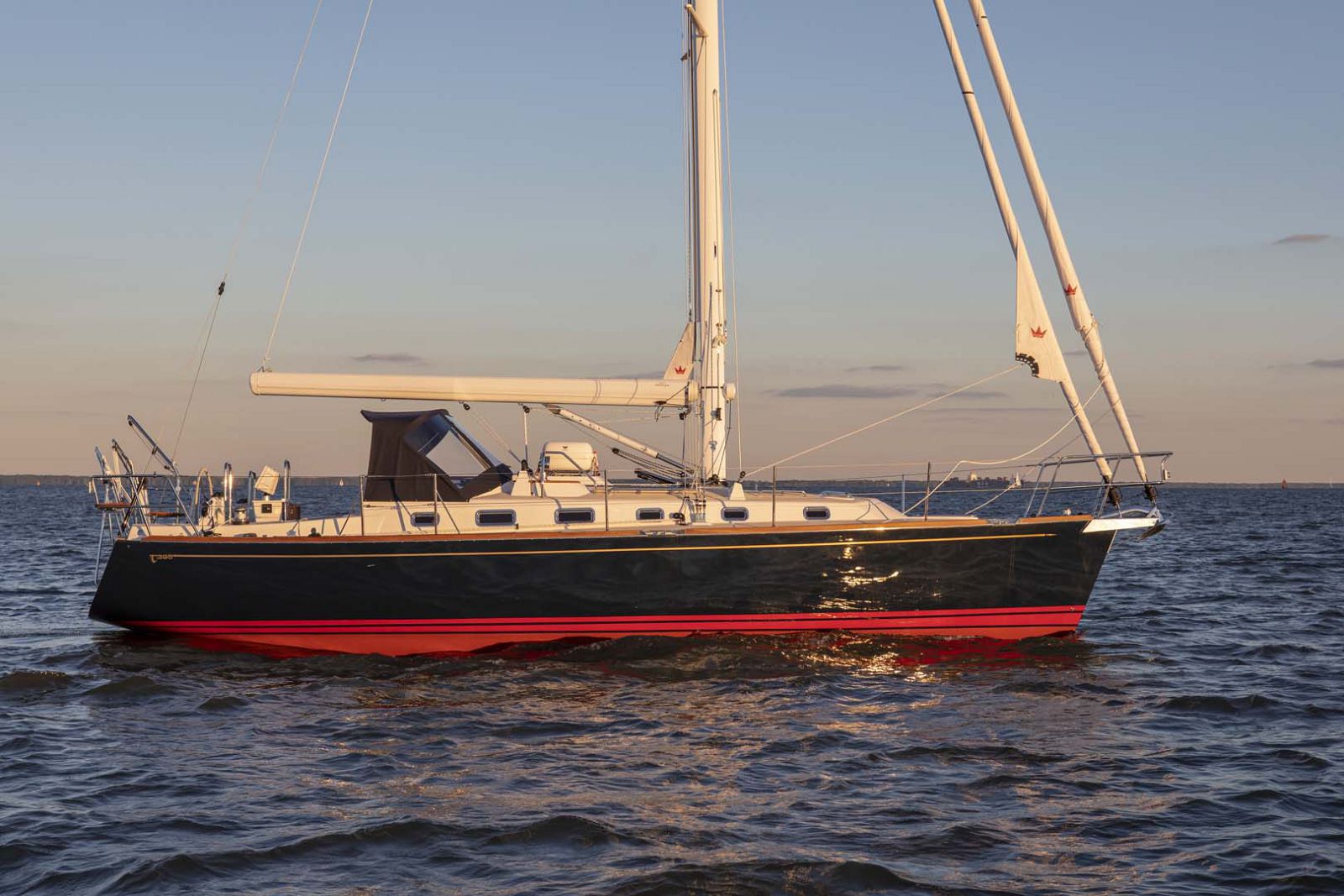 Tartan-Yachts-395-Sailboat-profile